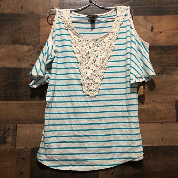 NWT bit & bridle cold shoulder top medium - Picture 1 of 5